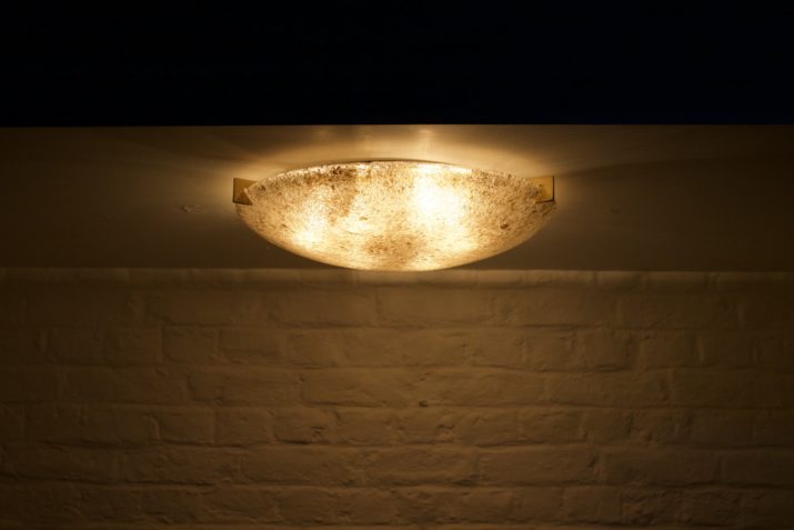 Ronde plafondlamp van Murano glas.