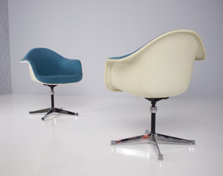 Charles & Ray Eames: Paar PAC fauteuils