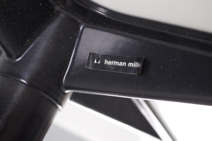 Table Ronde Eames Herman MillerIMG