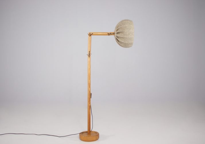 Deense gelede vloerlamp, Domus-stijl