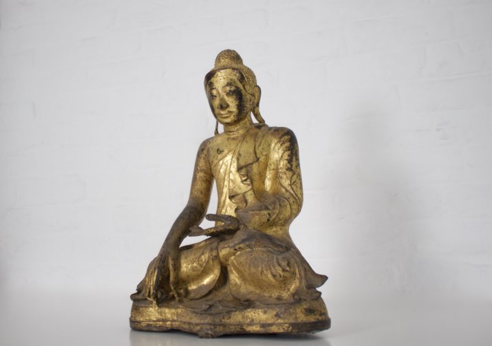 Shakyamuni Boeddha in brons.