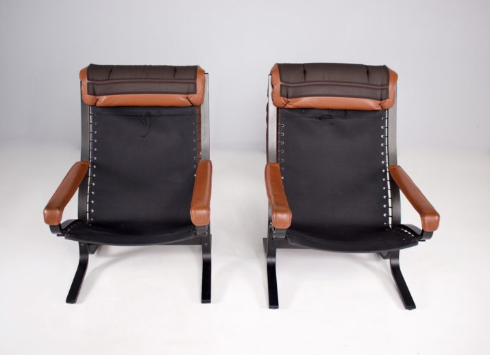 Pair of leather armchairs "Siesta