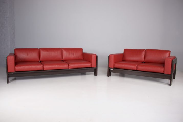 Knoll & Scarpa "Bastiano" bank in rood leer, 2 zitplaatsen.
