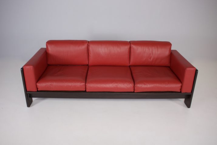 Sofa Knoll & Scarpa "Bastiano" in red leather, 3 places.