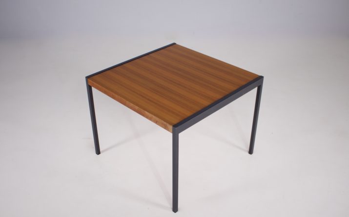 Table Basse Minimaliste ModernisteIMG