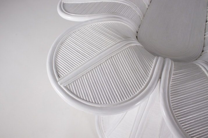 Table base "petals" in white rattan