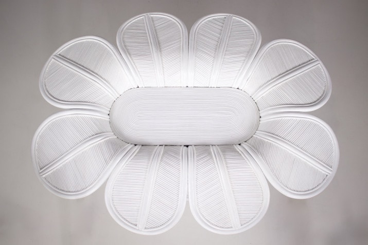 Table base "petals" in white rattan