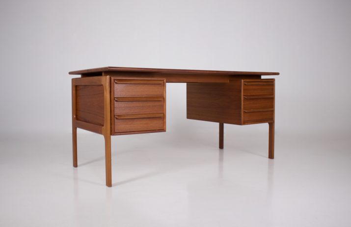 Danish middle desk, 1960s