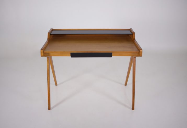 Helmut Magg: "Lady Desk