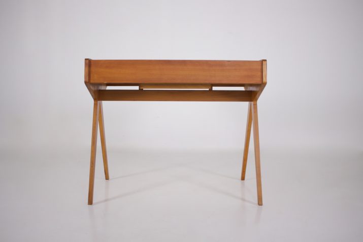 Helmut Magg: "Lady Desk
