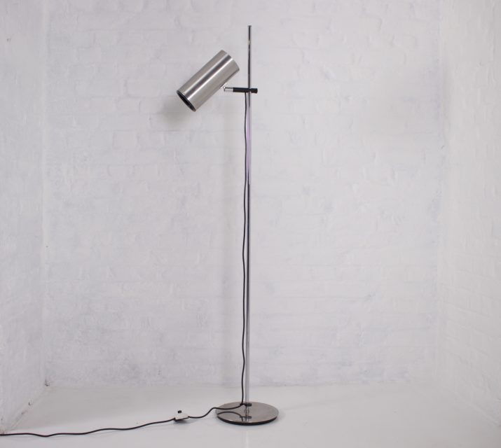 Minimalistische vloerlamp in Pergay-stijl