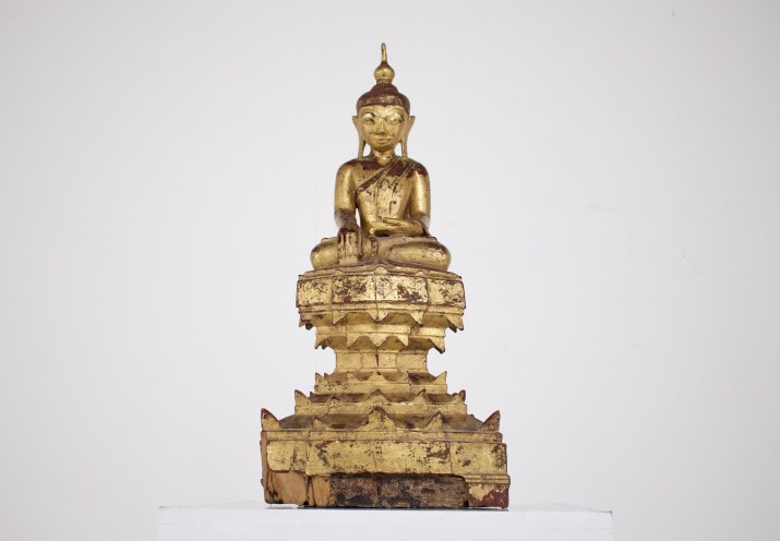 Bouddha en bois doré, Birmanie.