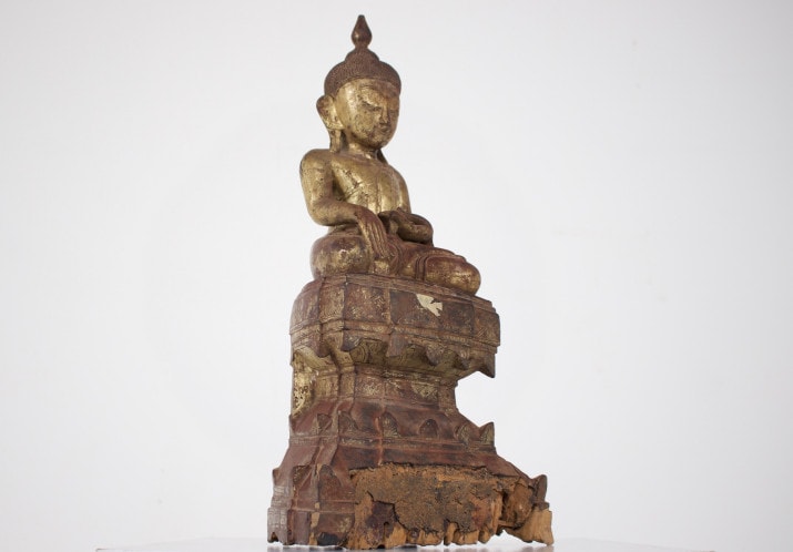 Bouddha en bois doré, Birmanie .