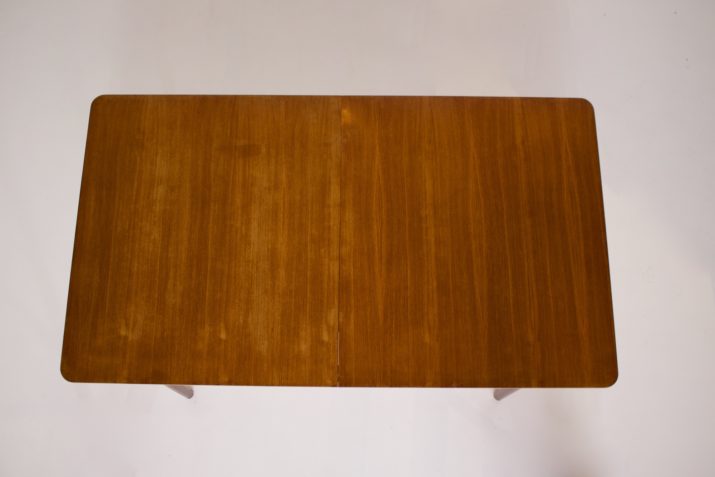 Pastoe extension table.