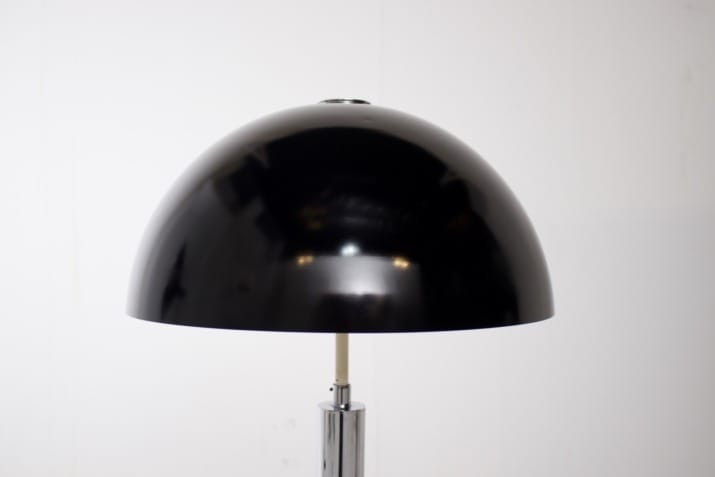 Large "mushroom" lamp.