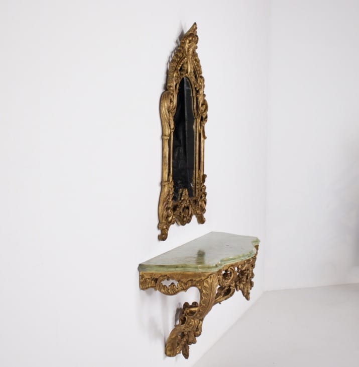 Sconce console & glazed mirror.