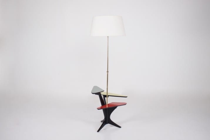Free-form saddle lamp