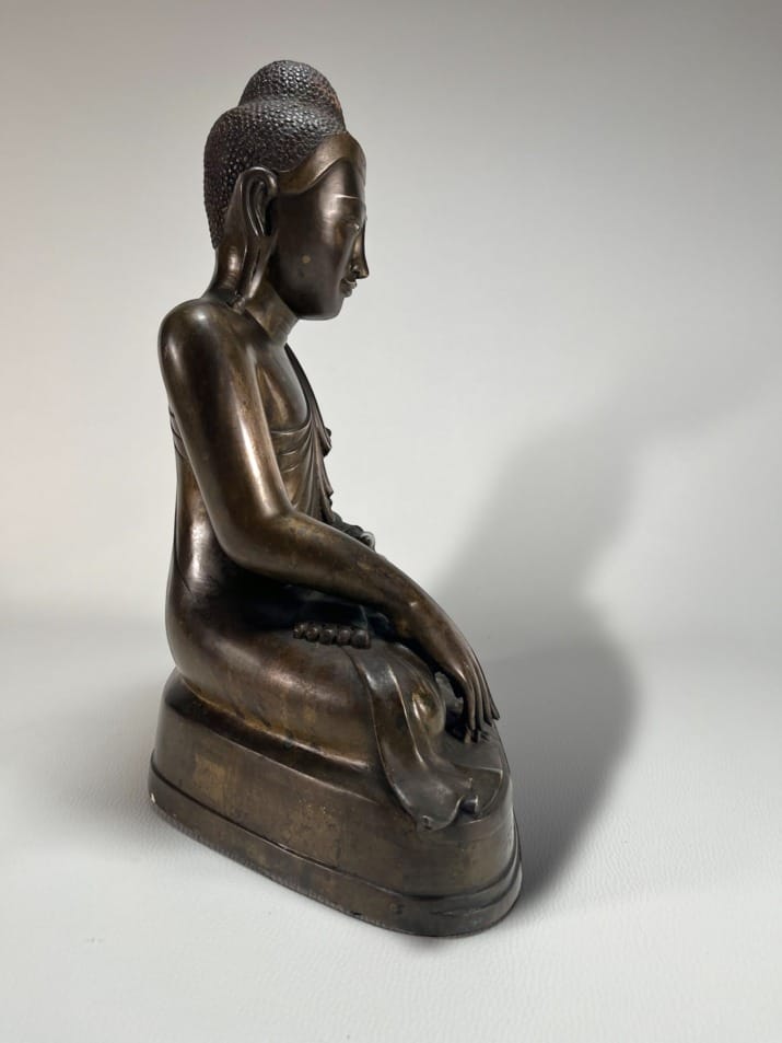 Burmese Shakyamuni Buddha in bronze, 19th century.
