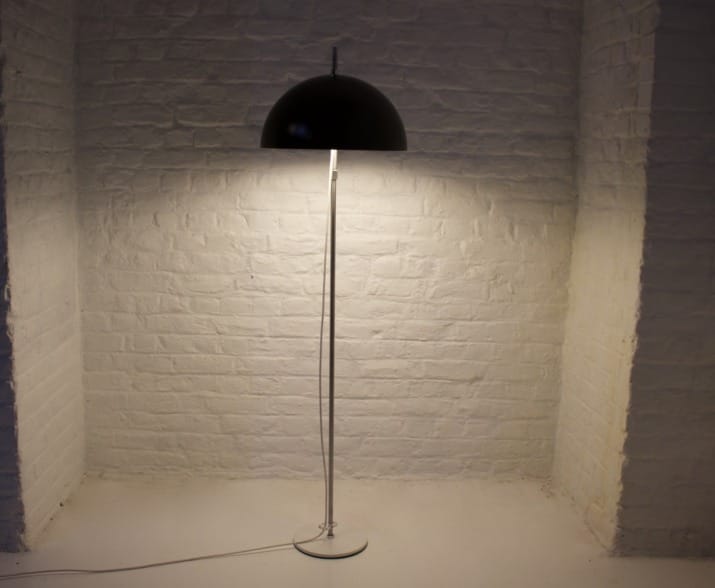 Mobiele vloerlamp in Sarfatti-stijl.